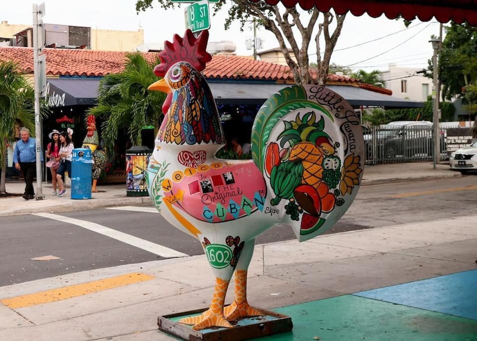 Amazing Experience In Calle Ocho Miami Luaran gambar