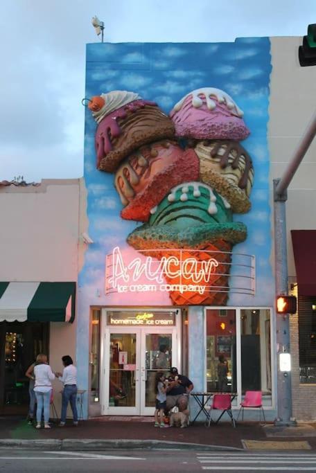 Amazing Experience In Calle Ocho Miami Luaran gambar
